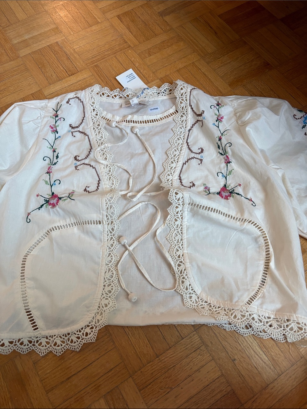 Jennifer & Grace Women’s Cream Embroidered Lace-Trim Tie-Front Top - Picture 6 of 10